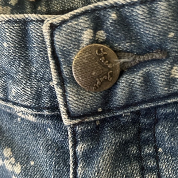 Free People Floral and Polkadot Jeans
Size: 28 
EUC - Picture 3 of 11